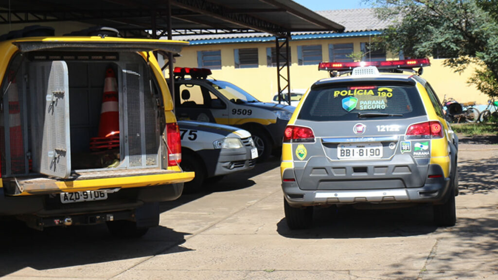 Condenado a mais de 53 anos por crimes de estupro e tráfico é preso no centro de Barracão 2 O homem condenado pelos crimes de estupro e tráfico foi preso no final da tarde de quarta-feira, na Rua Minas Gerais