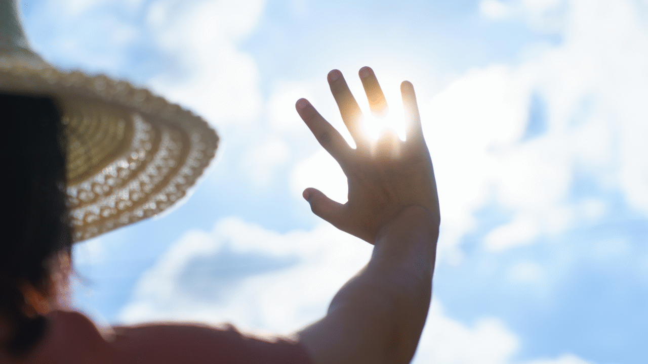 Calor excessivo: 10 sinais de alerta, como se proteger e por que as ondas de calor estão mais comuns 3 Como o calor excessivo afeta o corpo, a rotina e a cidade