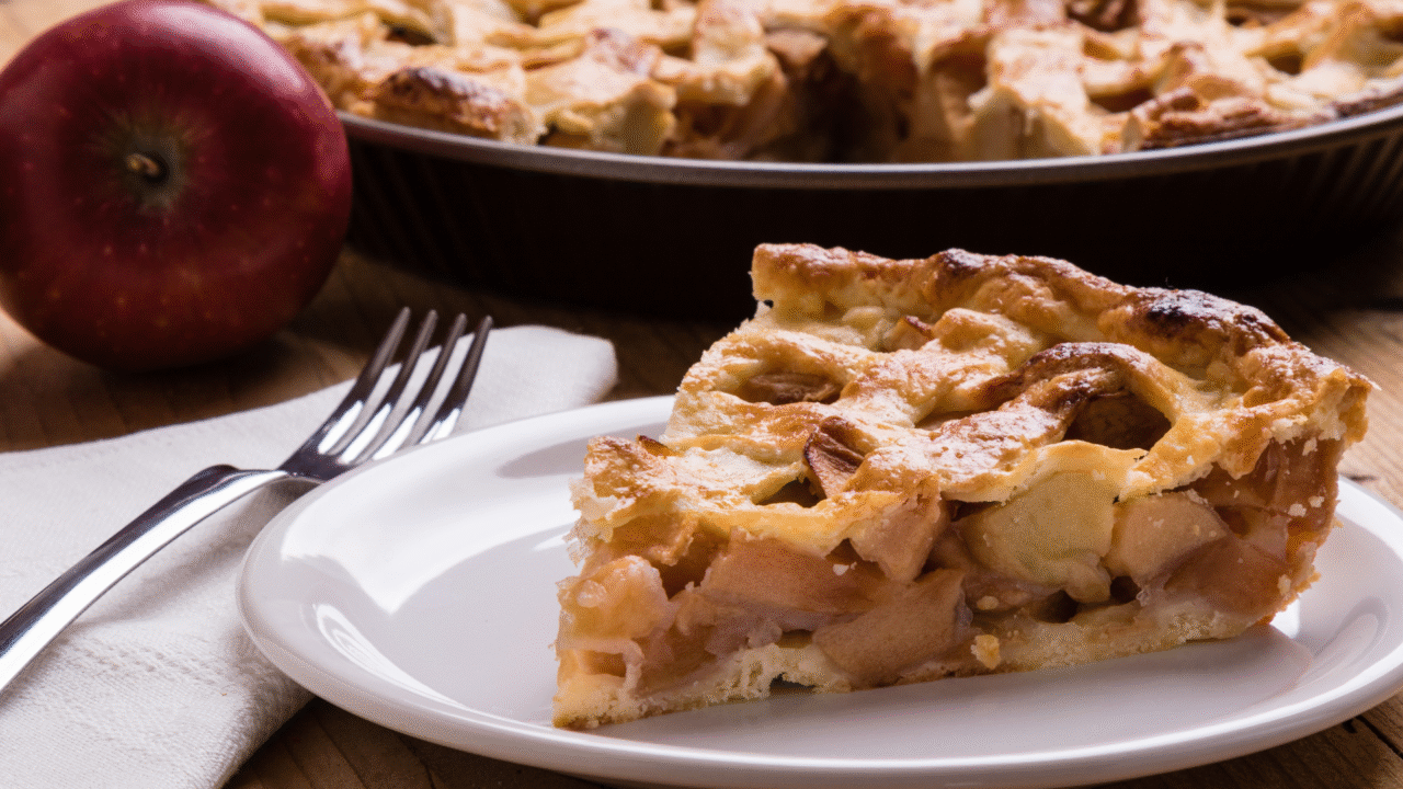 Torta de Maçã Tradicional: Receita Clássica, Sabor Aconchegante e História à Mesa