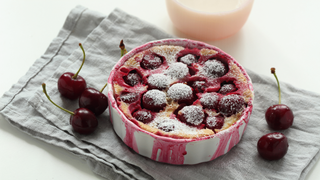 Clafoutis de Cereja: a sobremesa francesa clássica que une simplicidade e elegância