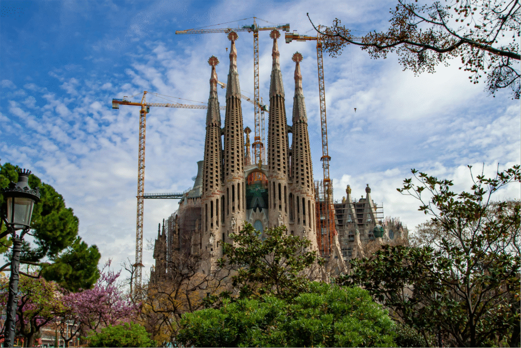 Basílica da Sagrada Família de Barcelona: A maior igreja do mundo que continua em construção há 140 anos 5 basilica da sagrada familia