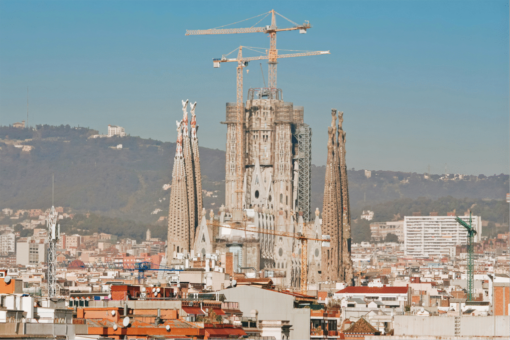 Basílica da Sagrada Família de Barcelona: A maior igreja do mundo que continua em construção há 140 anos 3 basilica sagrada familia barcelona