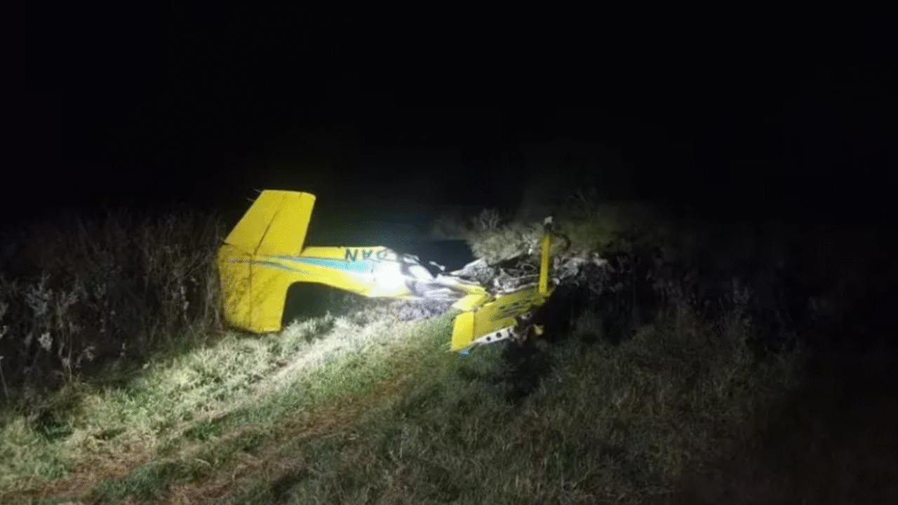Avião cai em Aquidauana, no Pantanal, e mata quatro pessoas, incluindo o arquiteto chinês Kongjian Yu e dois documentaristas brasileiros.