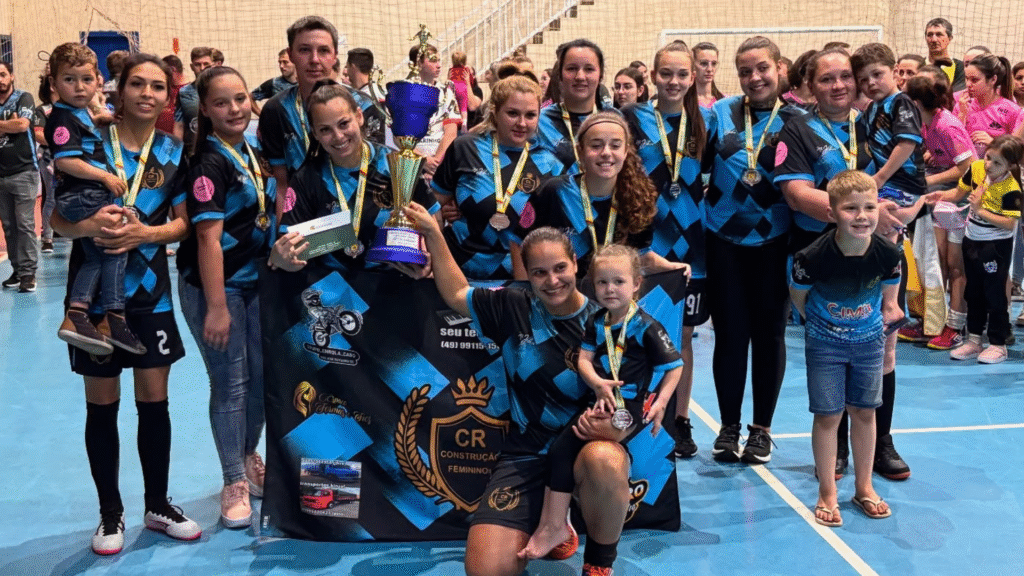 São José do Cedro celebra finais do Campeonato Municipal de Futsal 2025 2 crys 13 1