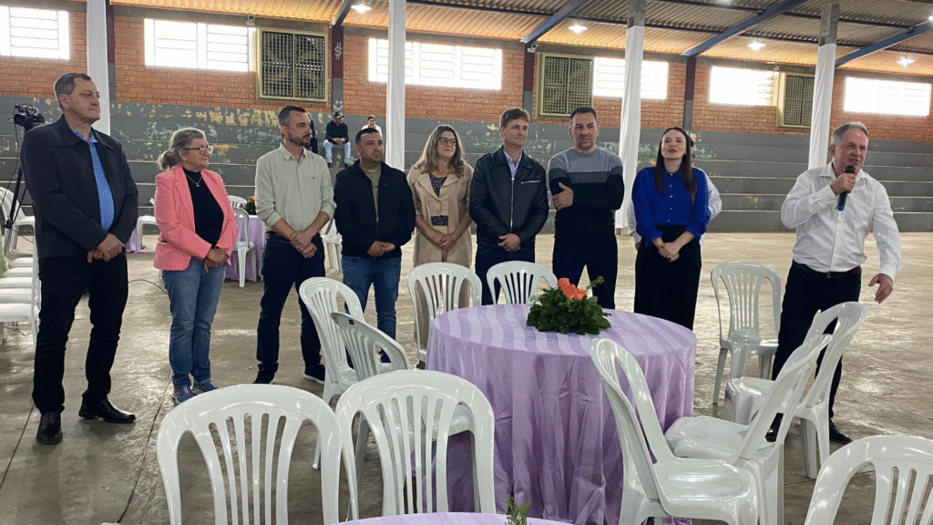Mais de 800 idosos participam de encontro em Dionísio Cerqueira 17 crys 13 2