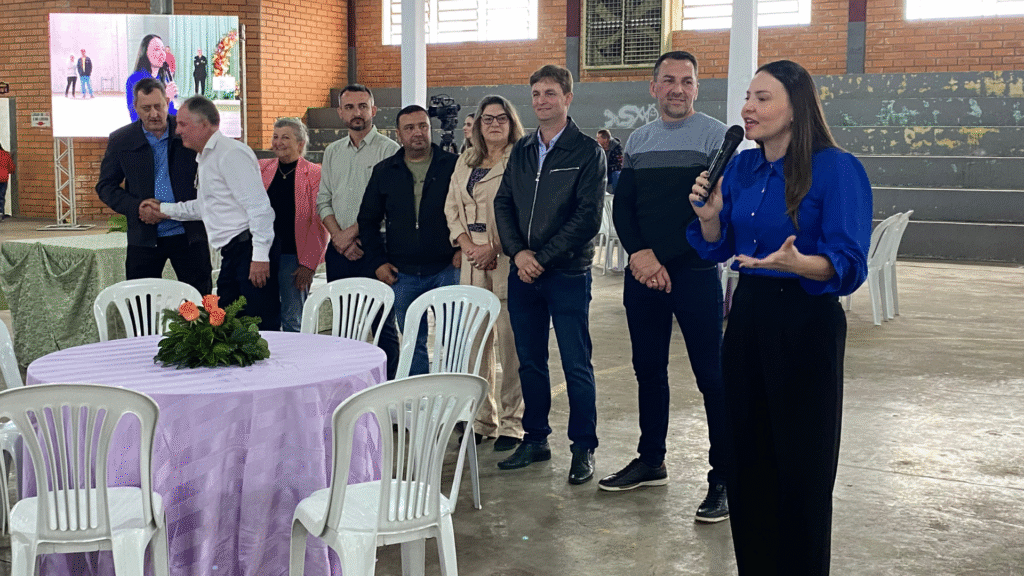 Mais de 800 idosos participam de encontro em Dionísio Cerqueira 15 crys 15 2