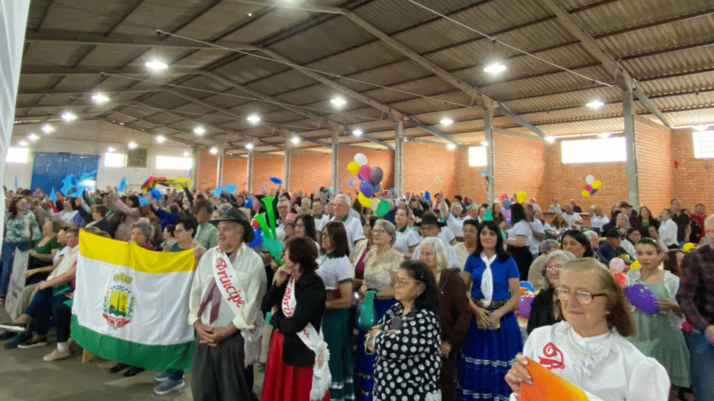 Mais de 800 idosos participam de encontro em Dionísio Cerqueira