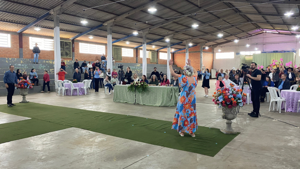 Mais de 800 idosos participam de encontro em Dionísio Cerqueira 9 crys 21 2