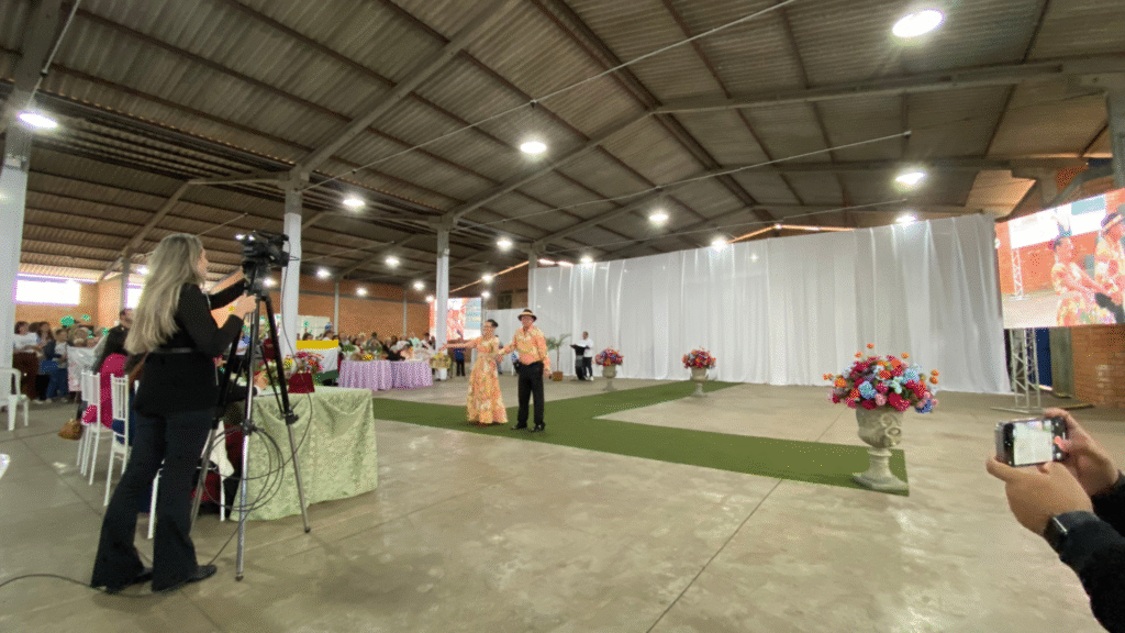 Mais de 800 idosos participam de encontro em Dionísio Cerqueira 7 crys 23 2