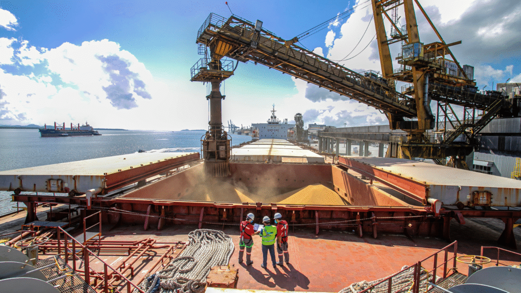 Exportações do Paraná somaram US$ 2,27 bilhões em agosto, maior volume do ano e crescimento de 10,4% frente a julho, segundo dados do MDIC.