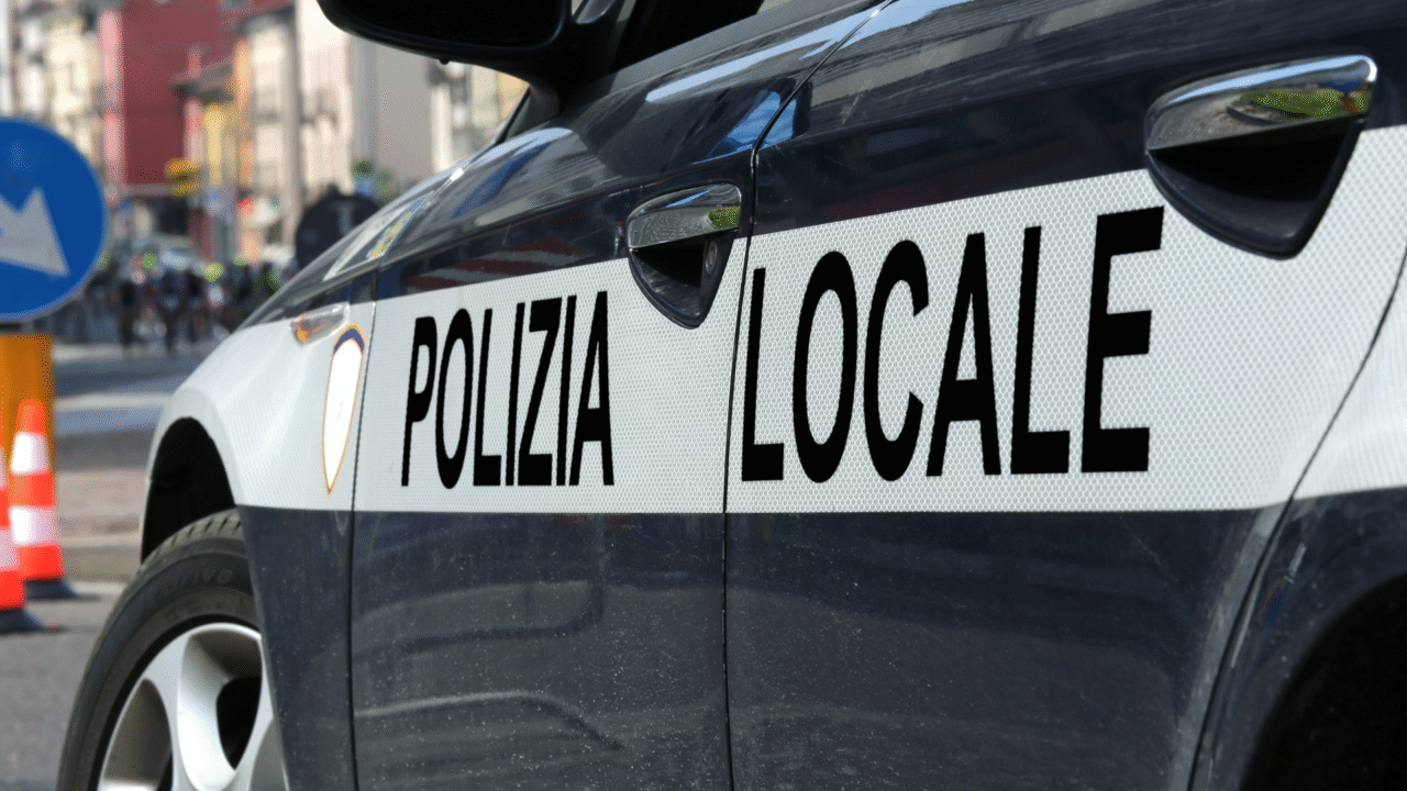 Caso de idosa de 101 anos mantida morta em casa pela filha levanta suspeitas de fraude em pensão e causa impacto em toda a comunidade italiana.