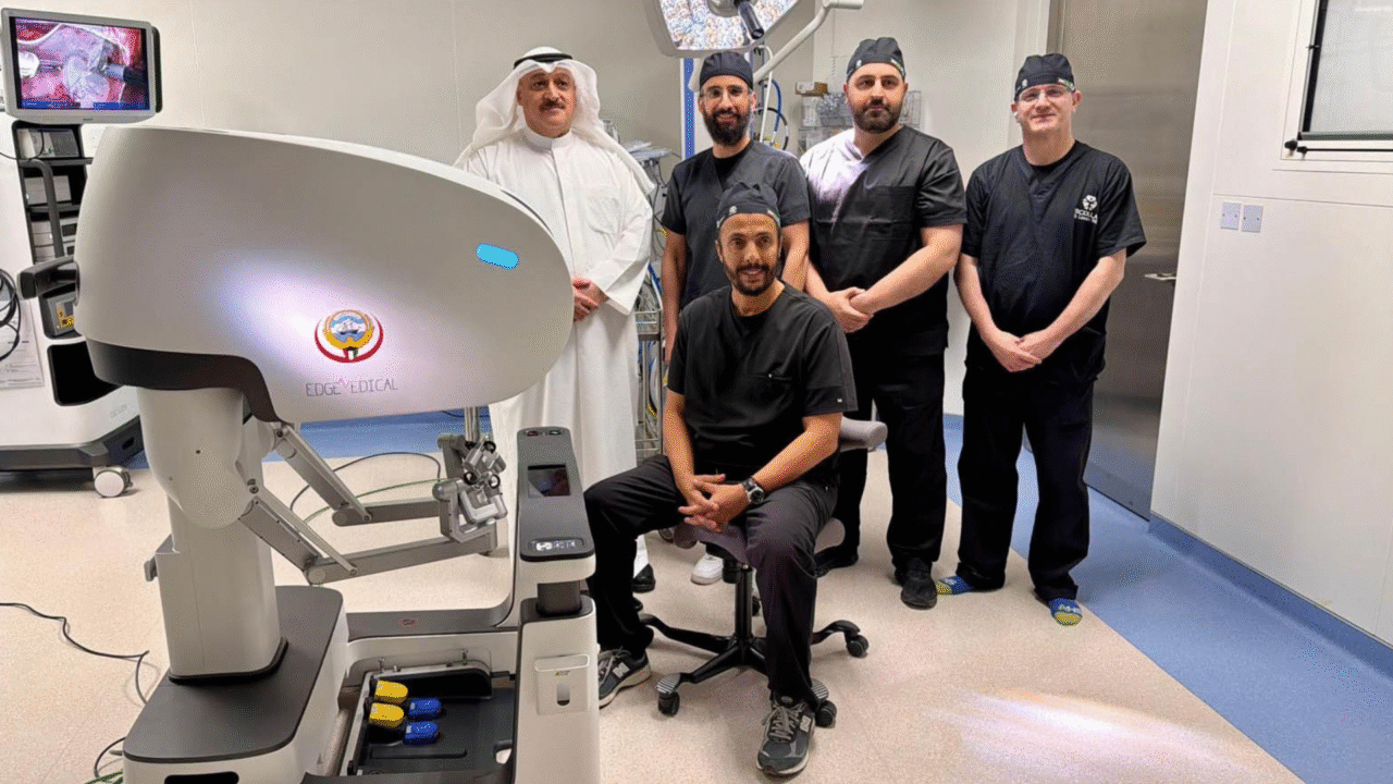 De Curitiba ao Kuwait, telecirurgia robótica inédita quebra recorde mundial e coloca o Paraná na liderança da inovação médica.