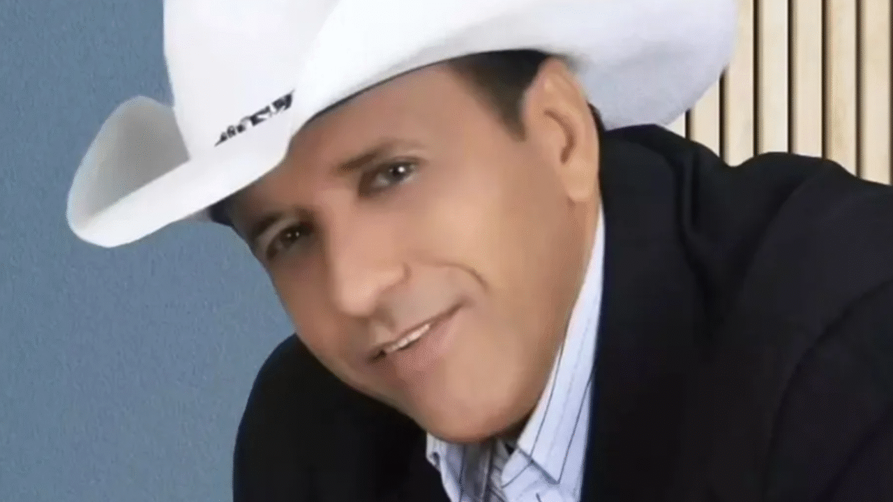 Conhecido por sucessos nos anos 1990, Carlinhos Novaes é lembrado por sua fé, canções inesquecíveis e impacto na comunidade evangélica.