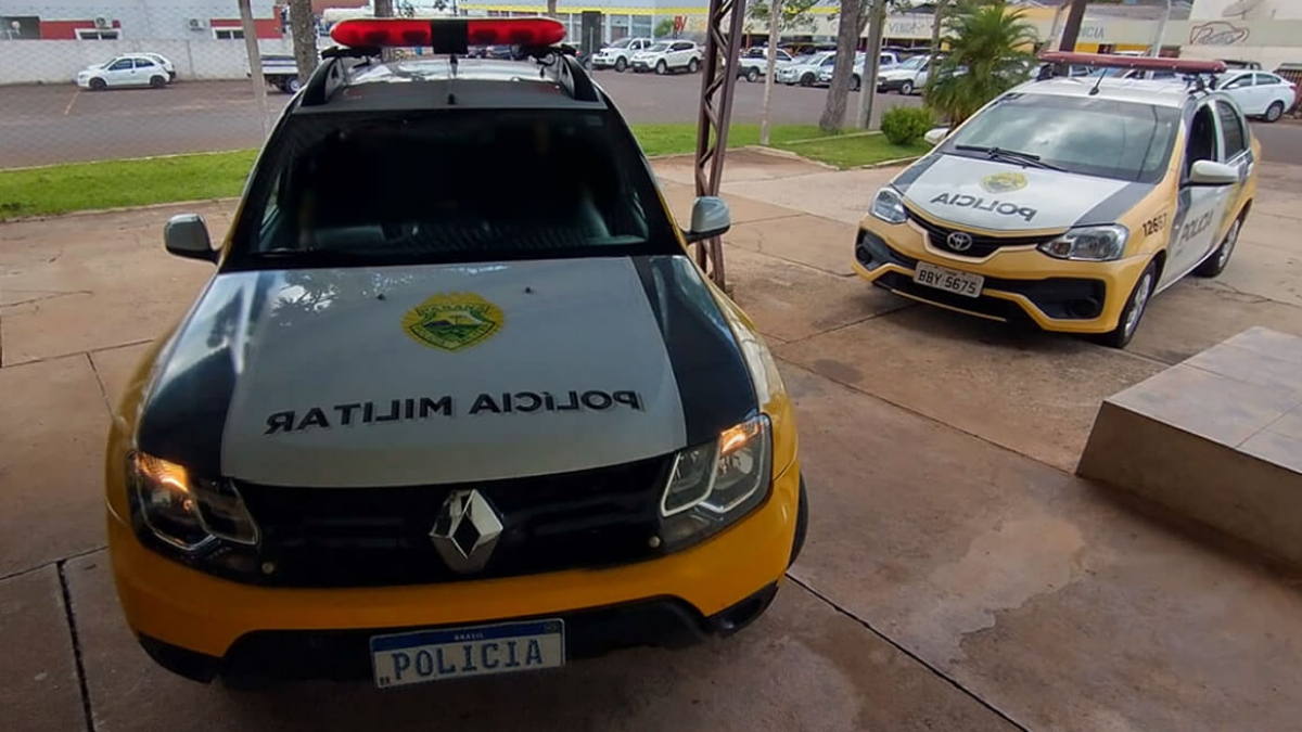 Durante a confecção do boletim de ocorrência, o adolescente confessou o envolvimento no furto de um veículo abandonado após perseguição. O segundo suspeito foi localizado durante o deslocamento à DP de Santo Antonio