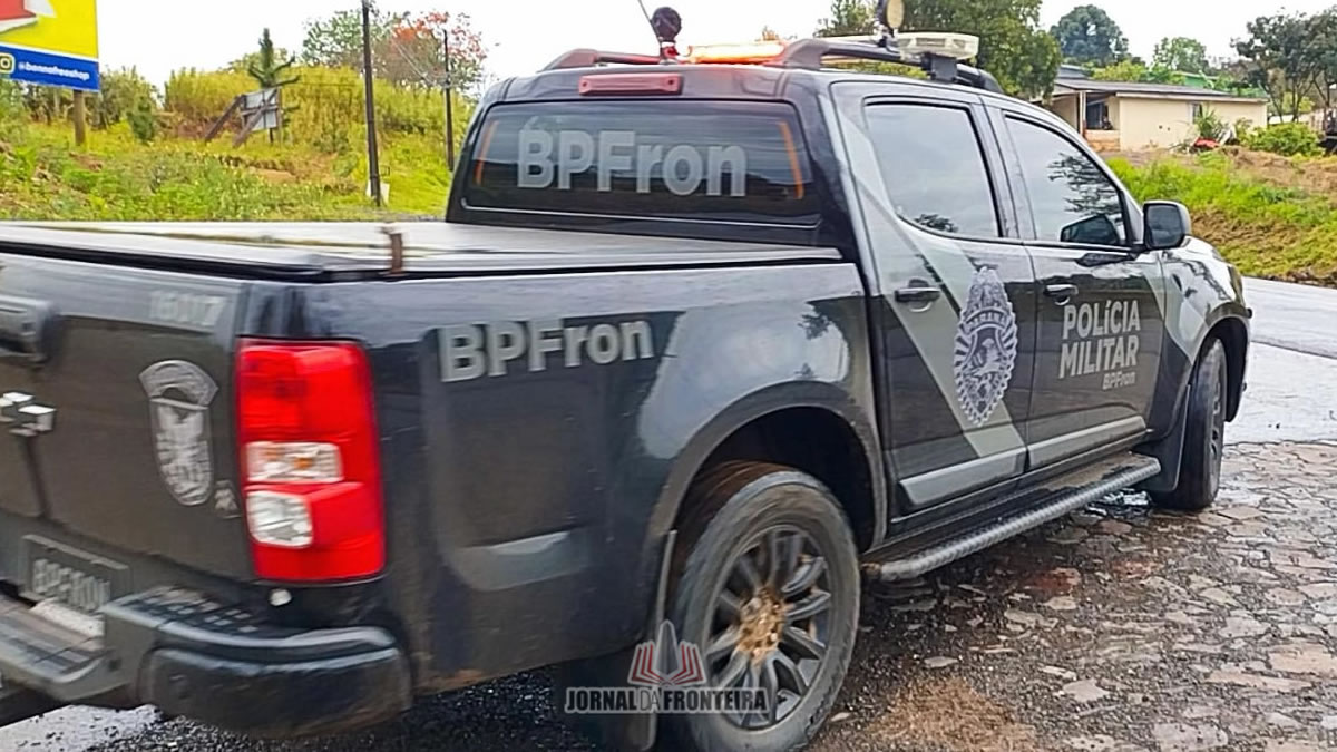 Caminhão carregado com 10 toneladas cobre é apreendido após perseguição, em Barracão 5 Ao receber ordem de parada o motorista iniciou a fuga, no entanto ao chegar a Serra do BNH, ele perdeu o controle e acabou tombando o caminhão