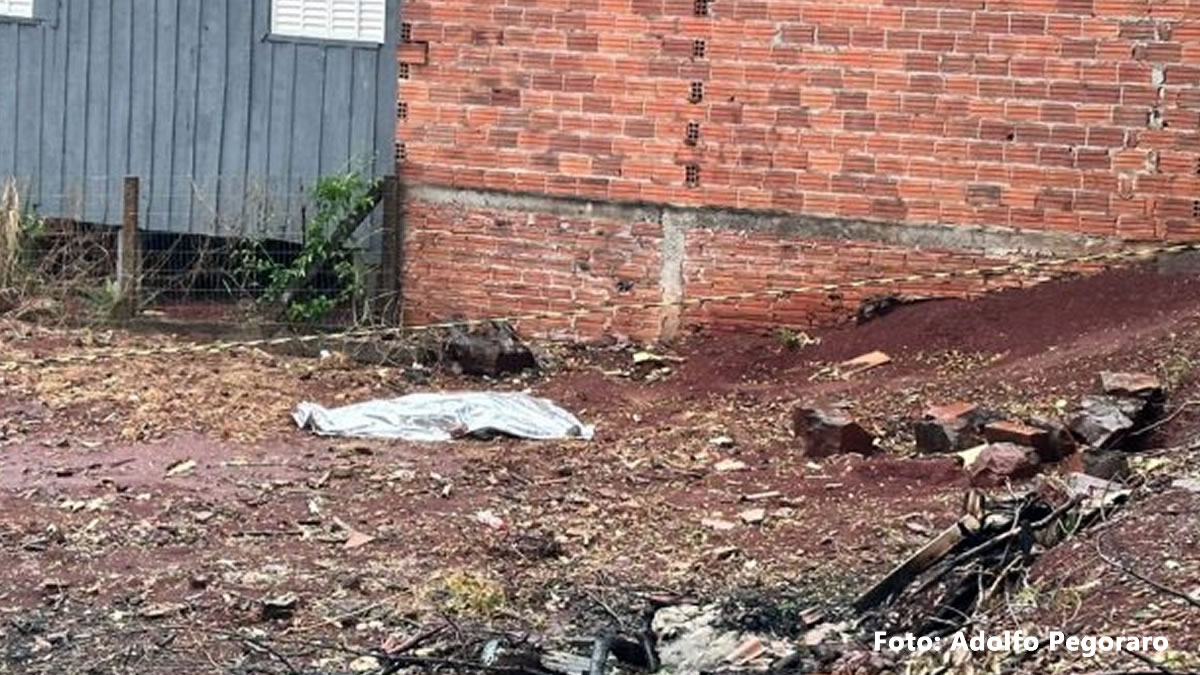 Segundo informações preliminares o homem teria sido morto possivelmente durante a madrugada