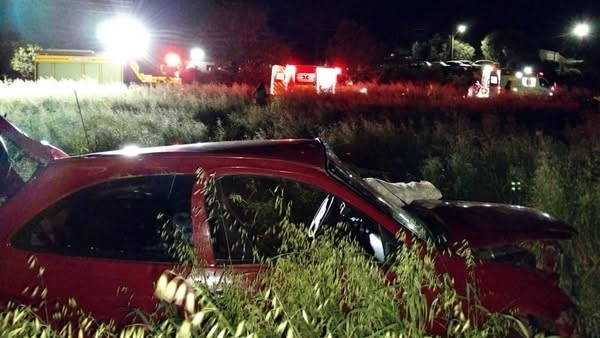 Mulher é ejetada de veículo após capotamento na BR 163, em Barracão 3 Acidente envolvendo um GM Celta ocorreu na noite de domingo na altura da Vila Rural. Devido a gravidade dos ferimentos a mulher foi transferida ao Hospital Regional