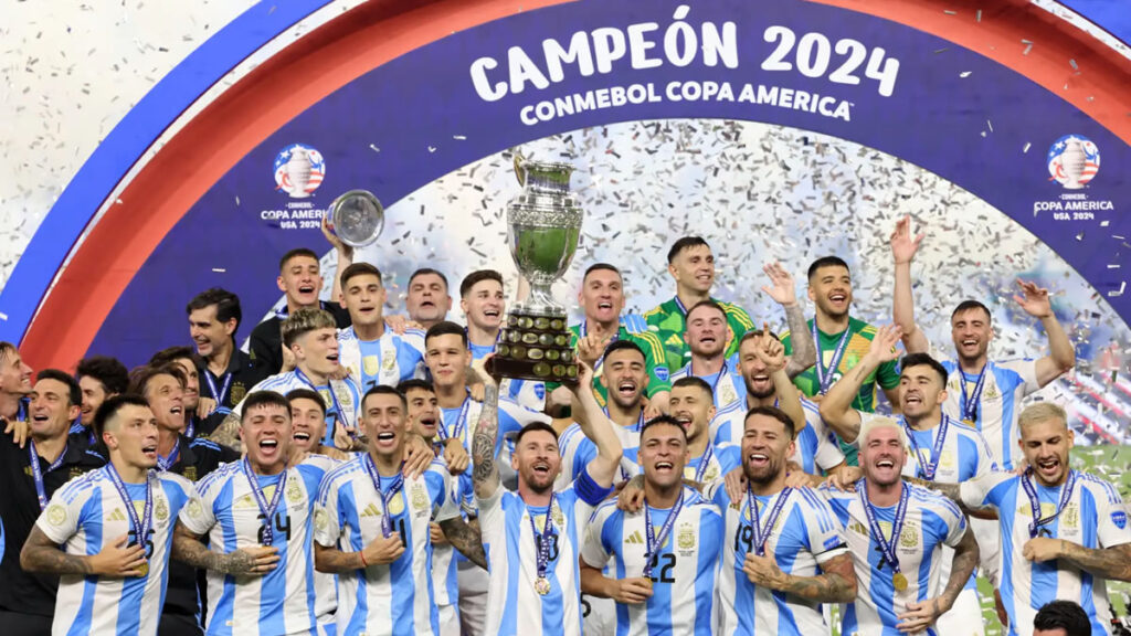 Argentina tem seleção mais valiosa da América do Sul, avaliada em R$ 4,9 bilhões, 2 A equipe brasileira é a segunda mais cara. A Argentina também tem o elenco mais valioso dessa Data Fifa, avaliado no papel em 781,5 milhões de euros