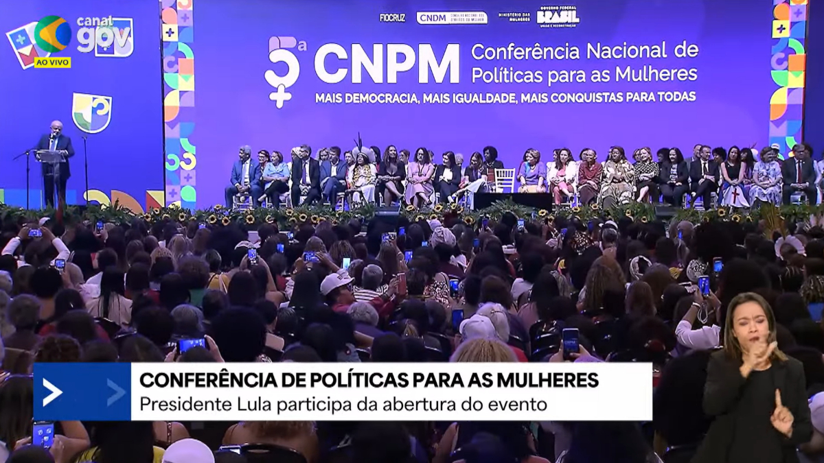Luiz Inácio Lula da Silva (PT) afirmou que pretende levar a primeira-dama Janja à encontro. Ela, por sua vez, brincou ao fazer o sinal negativo com a mão