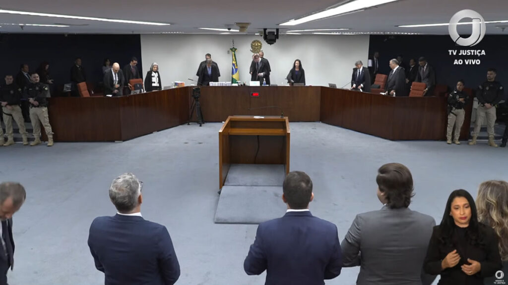 Ministro Luiz Fux também votou pela incompetência absoluta da Primeira Turma de analisar o caso e competência do plenário do Supremo