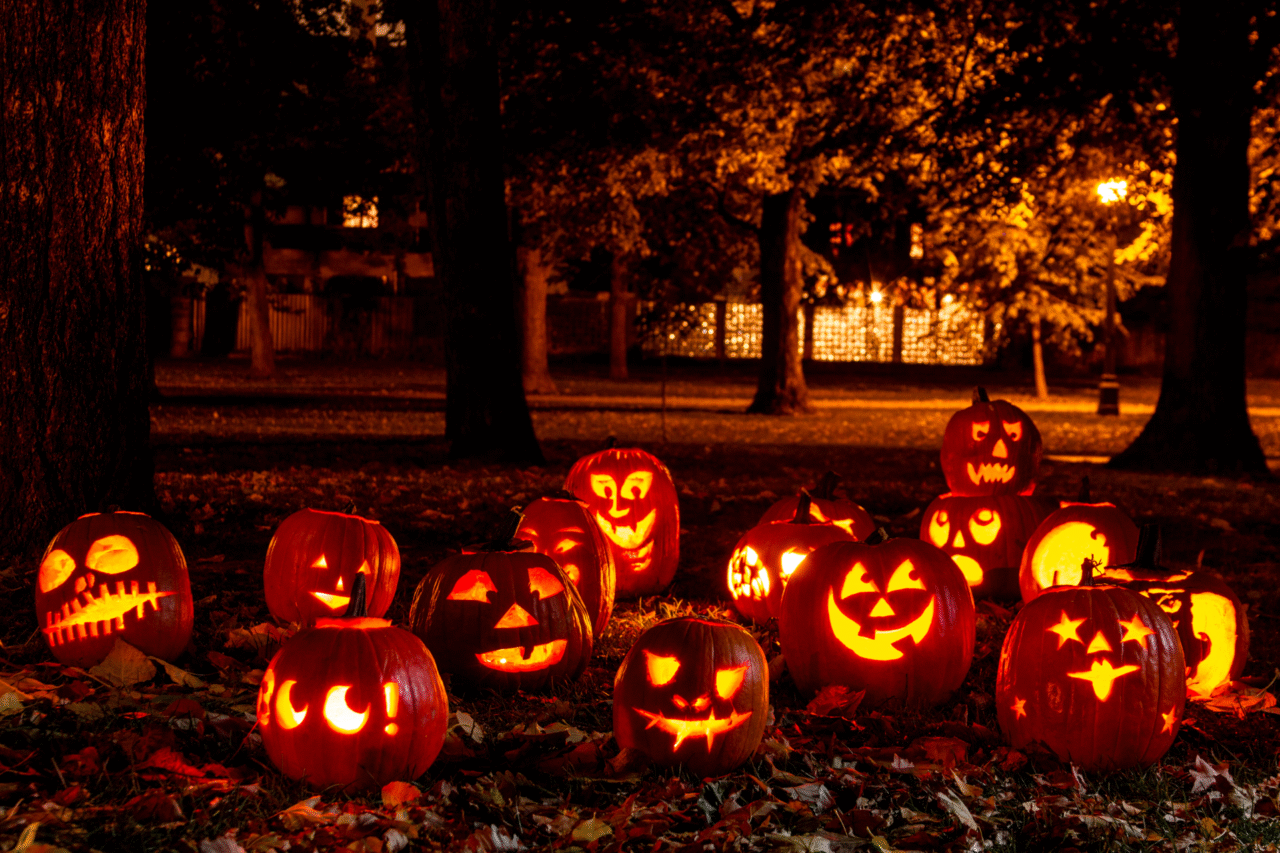 Mistérios e curiosidades sobre o halloween: a noite em que o céu entre os mundos se torna mais fino 3 Mistérios e Curiosidades Sobre o Halloween: A Noite em Que o Véu Entre os Mundos se Torna Mais Fino