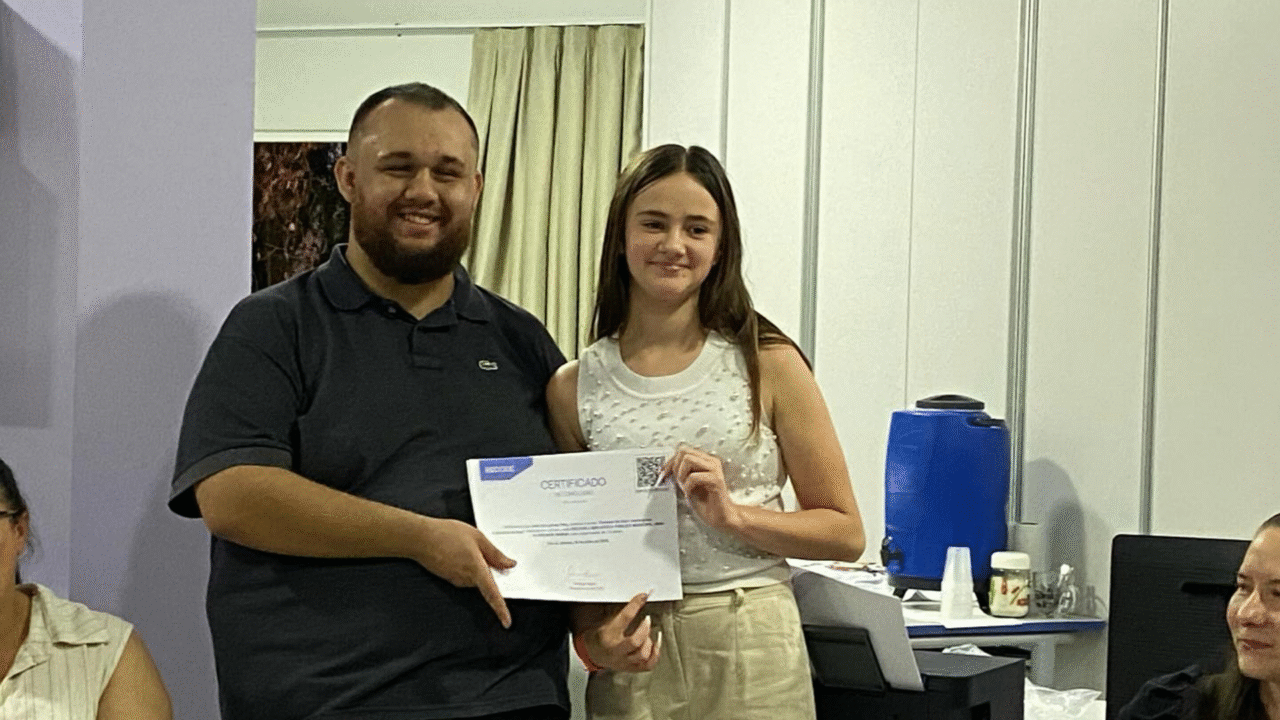 Biblioteca Municipal de Dionísio Cerqueira forma 20 alunos em curso de Computação 10 Heloisa L 65 1