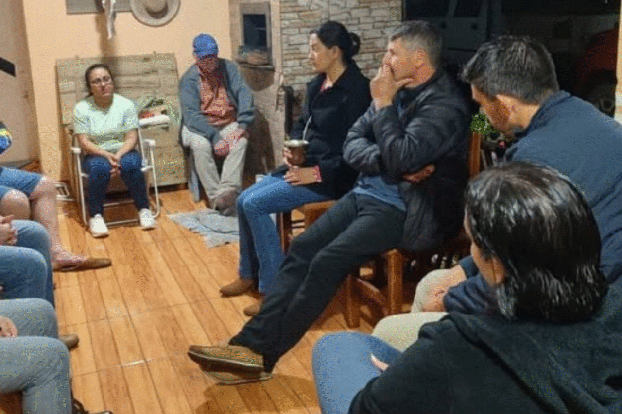A primeira reunião ocorreu na comunidade de Bela Vista, com a presença da prefeita Eliane Fanton, moradores e proprietários de terras