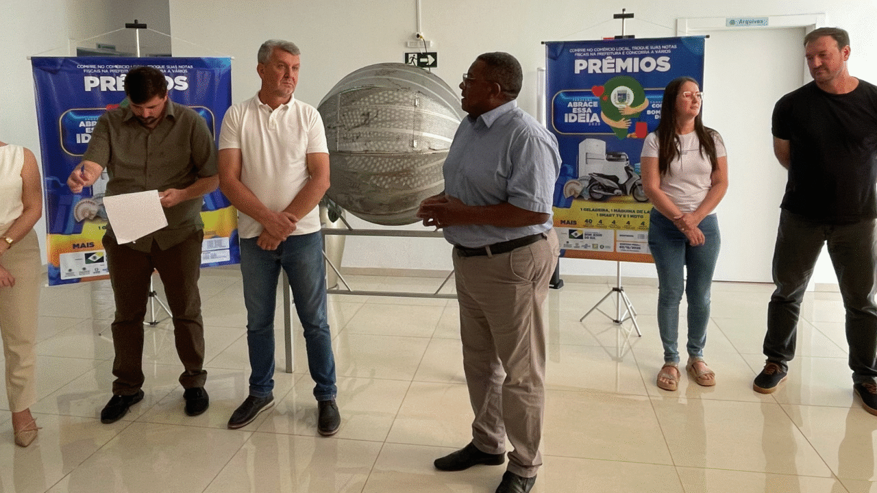 Realizado 3º sorteio da Campanha “Abrace essa Ideia – Compre no Comércio Local” 3 crys 11 4