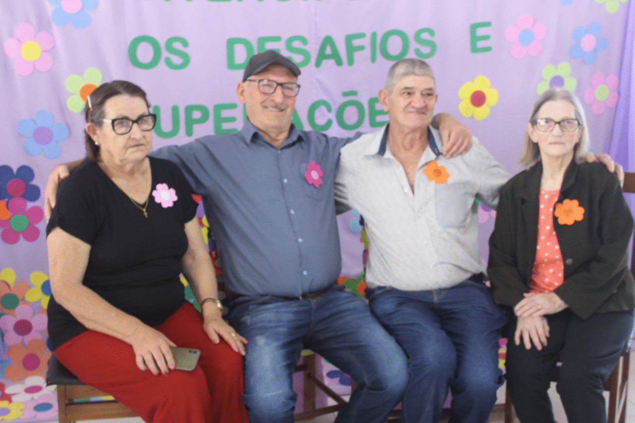 Barracão celebra o Dia do Idoso em tarde animada com a "Matinê da Primavera" 7 crys 19 5