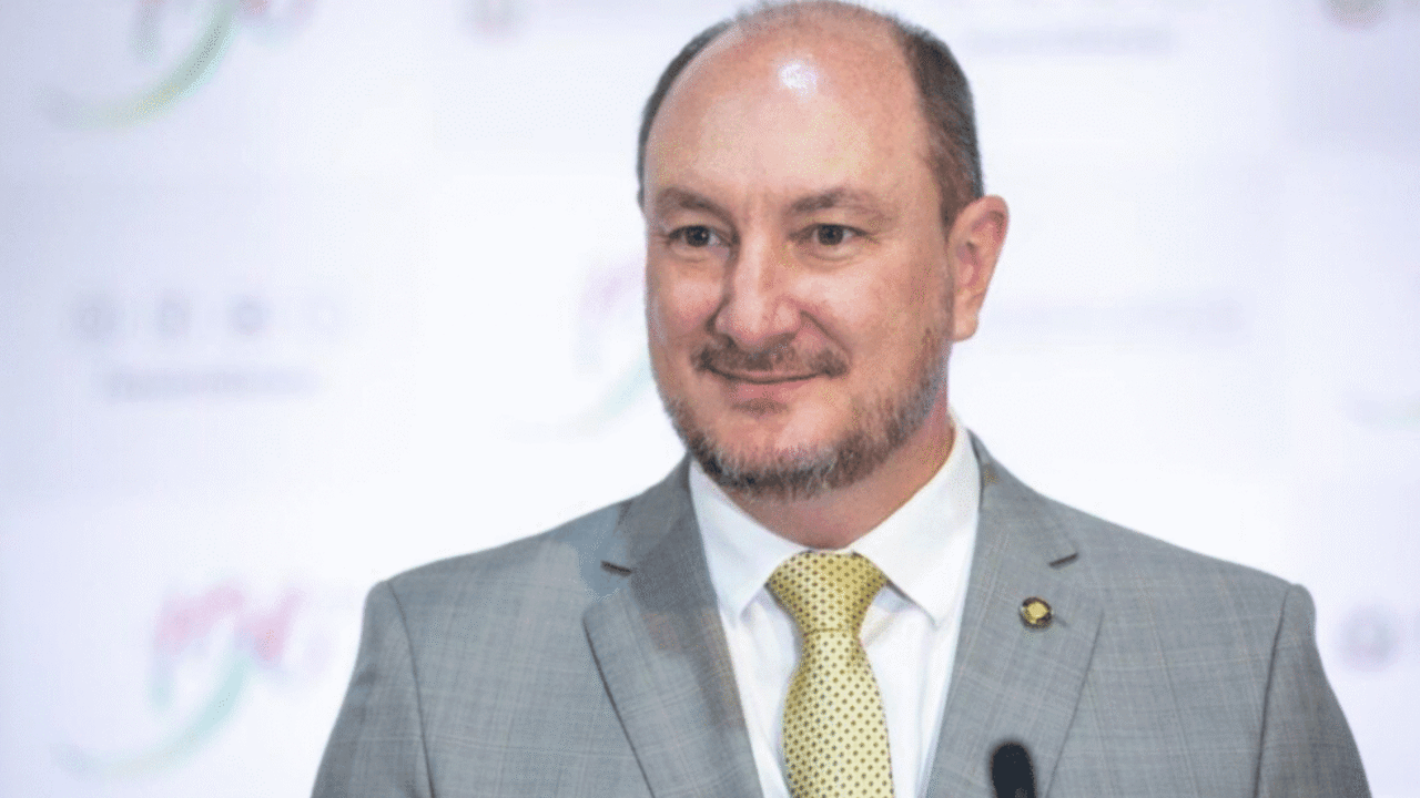 Deputado Mauro De Nadal destaca investimentos de R$ 32 milhões em obras que ligam Cunhaporã, Iraceminha e Cunhataí 3 Mauro De Nadal destaca avanço das obras que ligam municípios do Oeste e reforça que o investimento de R$ 32 milhões muda a realidade da região.