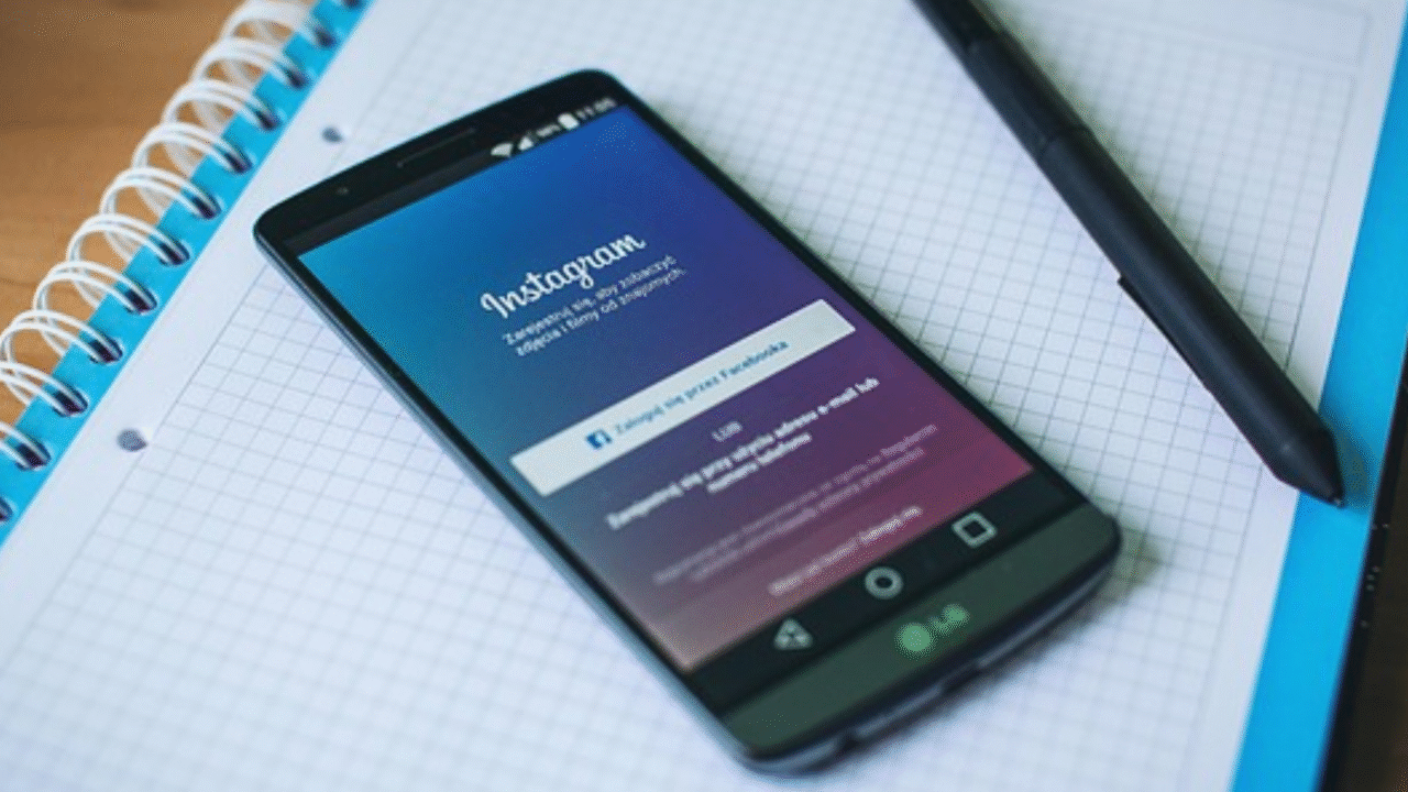 Instagram reforça segurança de adolescentes com novas restrições e filtros automáticos 3 Atualização do Instagram limita conteúdo sensível e exige autorização dos pais para alterar configurações de segurança.