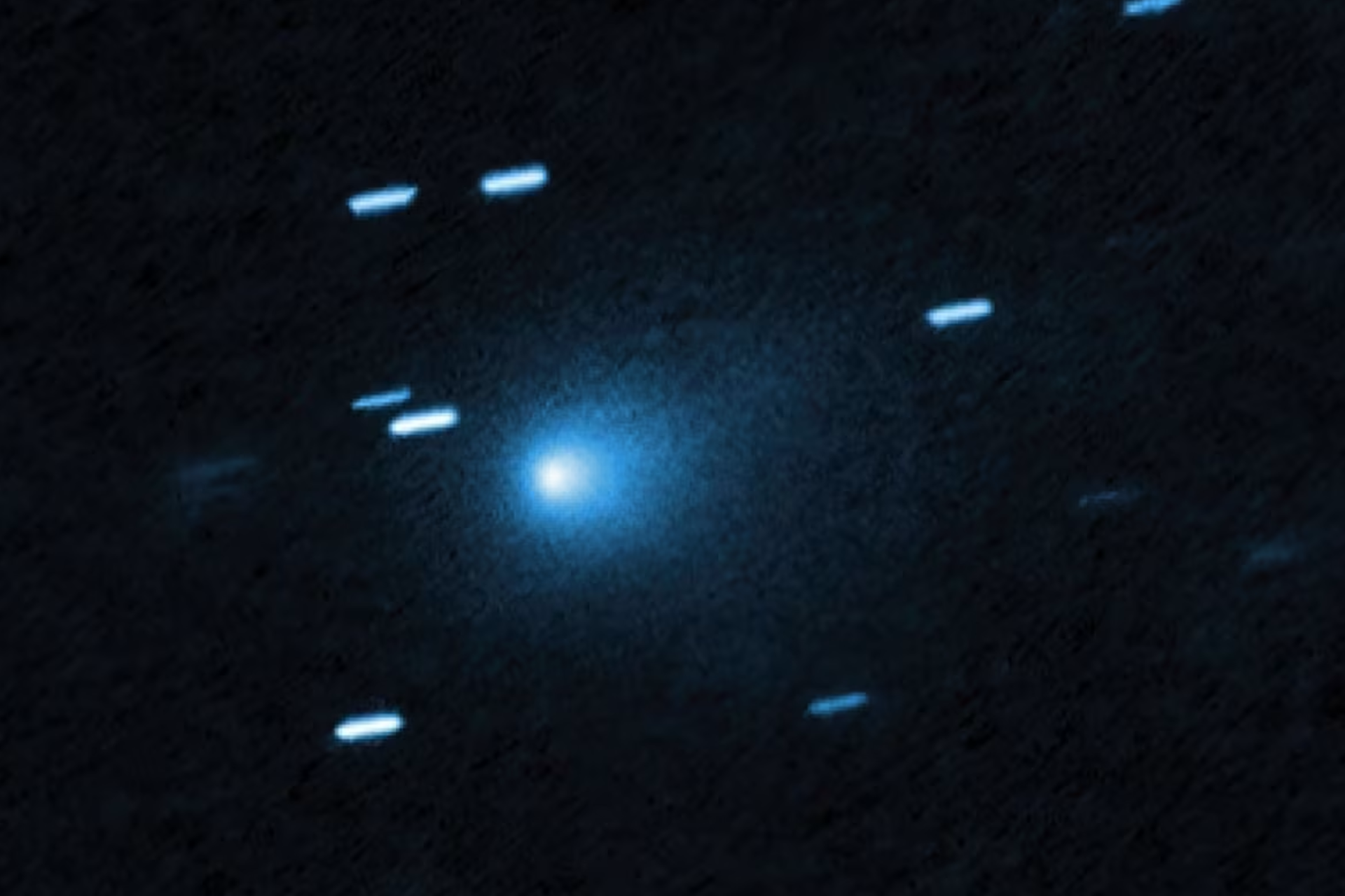 Cometa interestelar 3I/ATLAS emite jato de gás rumo ao Sol e desperta alerta da NASA 3 Fenômeno raro reacende debate sobre os mistérios do espaço e o papel da NASA na vigilância de corpos celestes