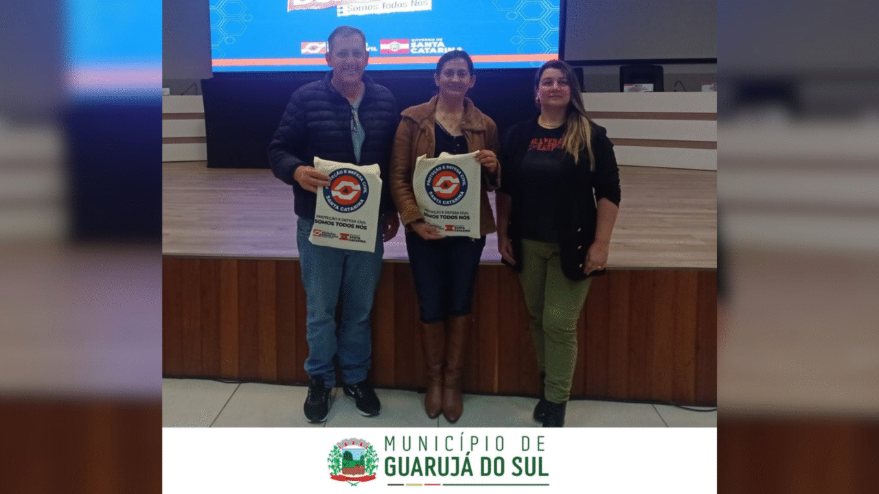 Defesa Civil Estadual entrega 19 reservatórios de água para Guarujá do Sul 3 Ação fortalece a estrutura hídrica de Guarujá e busca reduzir os impactos da estiagem nas comunidades rurais