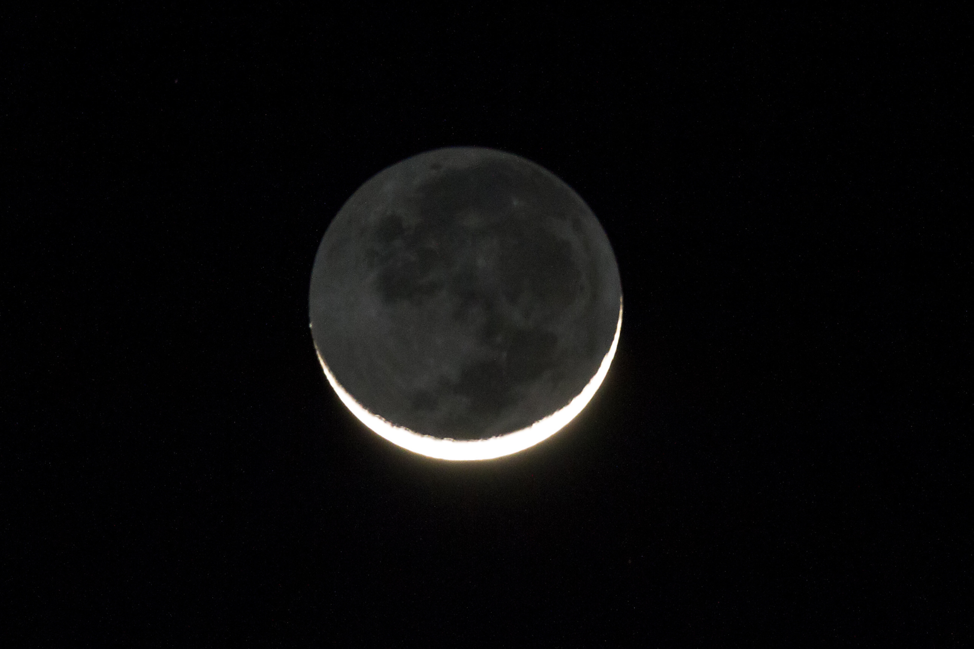 Lua Nova marca o céu desta terça-feira e inicia novo ciclo lunar 3 Nesta terça (21), a Lua está na fase Nova, 0% visível e em transição para a fase Crescente, segundo o Inmet.