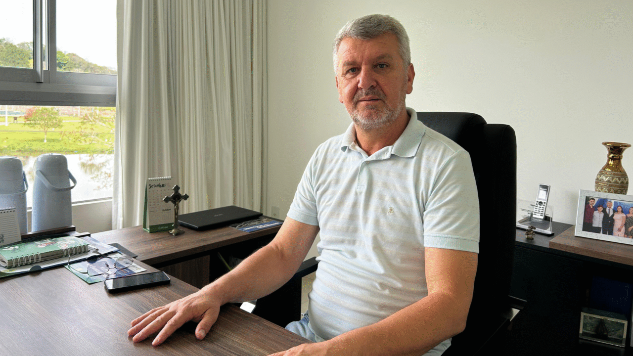 Helio Surdi anuncia avanço de projetos e novos investimentos para Bom Jesus do Sul 3 De acordo com o prefeito Helio Surdi os recursos contemplam obras de infraestrutura, máquinas para o setor rodoviário e melhorias urbanas