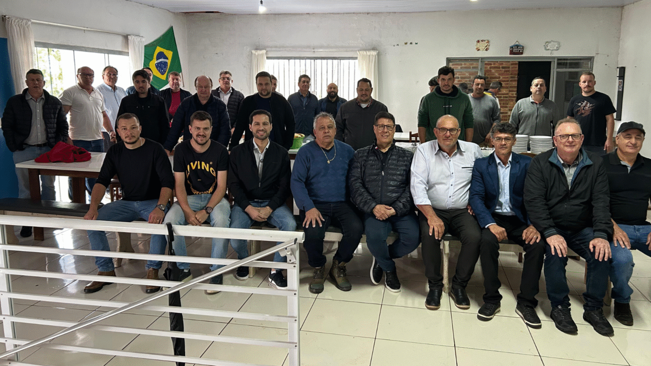 Em visita à Barracão deputados Litro destacam recursos destinados ao município 3 crys 62 1