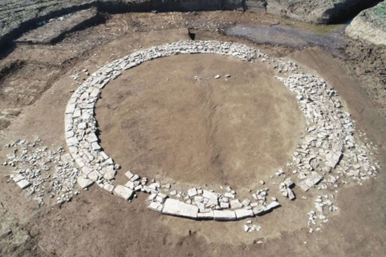 Túmulo romano de 2 mil anos é encontrado completamente vazio 39 Túmulo romano de 2 mil anos é encontrado completamente vazio