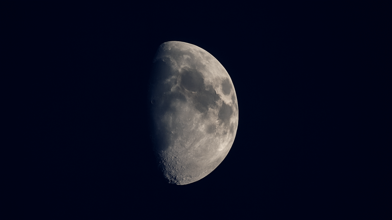 Fase da Lua hoje (03/10)
