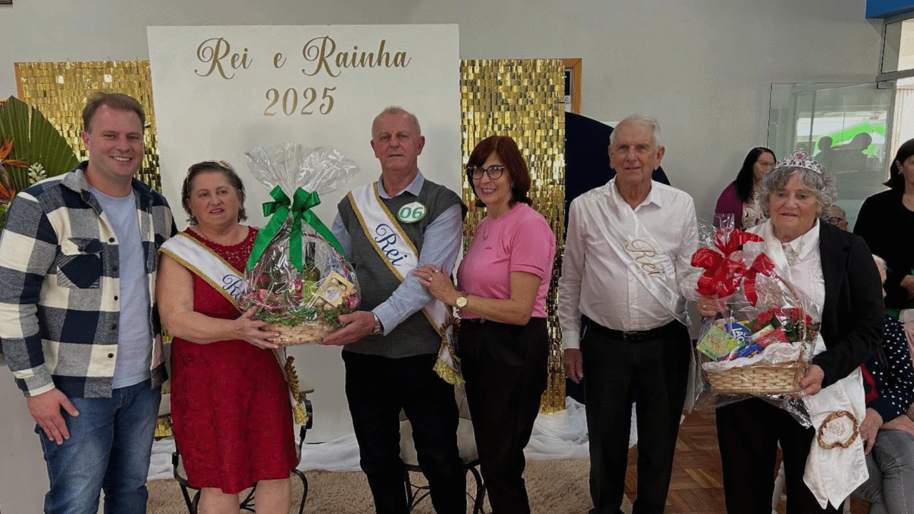 São José do Cedro elege novo casal Rei e Rainha da Terceira Idade