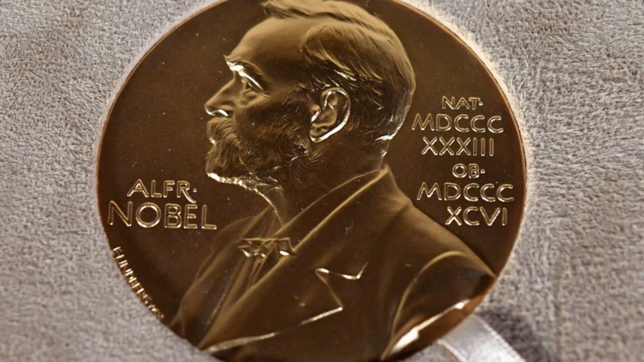 Nobel de Medicina 2025 premia descobertas que revelam como o corpo evita se autoatacar