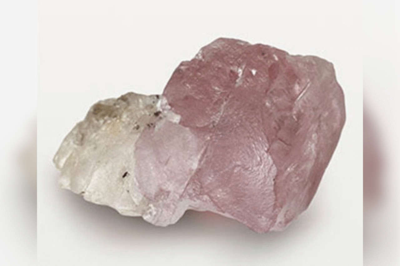 Diamante bicolor de 37 quilates intriga cientistas na África