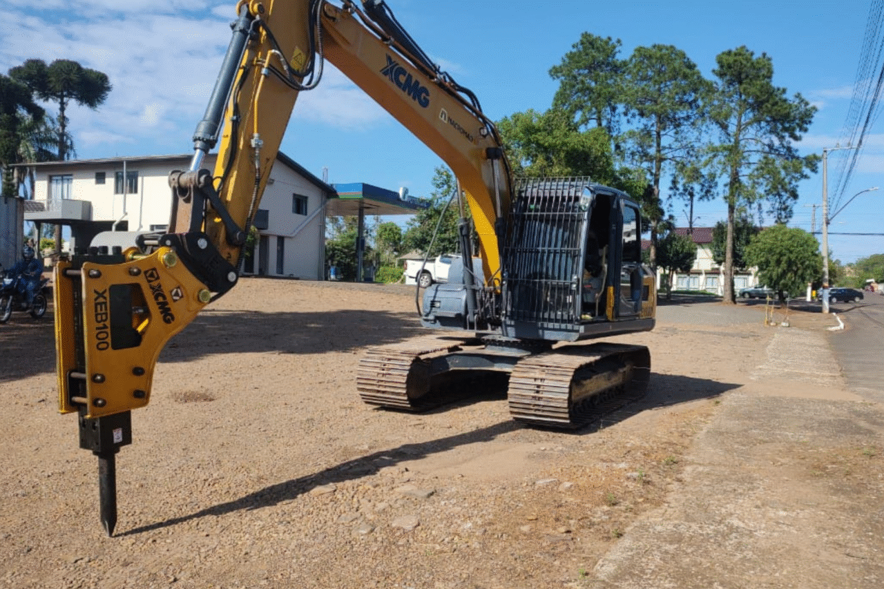 Guarujá do Sul amplia capacidade de manutenção com novo rompedor hidráulico 3 Guarujá do Sul amplia capacidade de manutenção com novo rompedor hidráulico