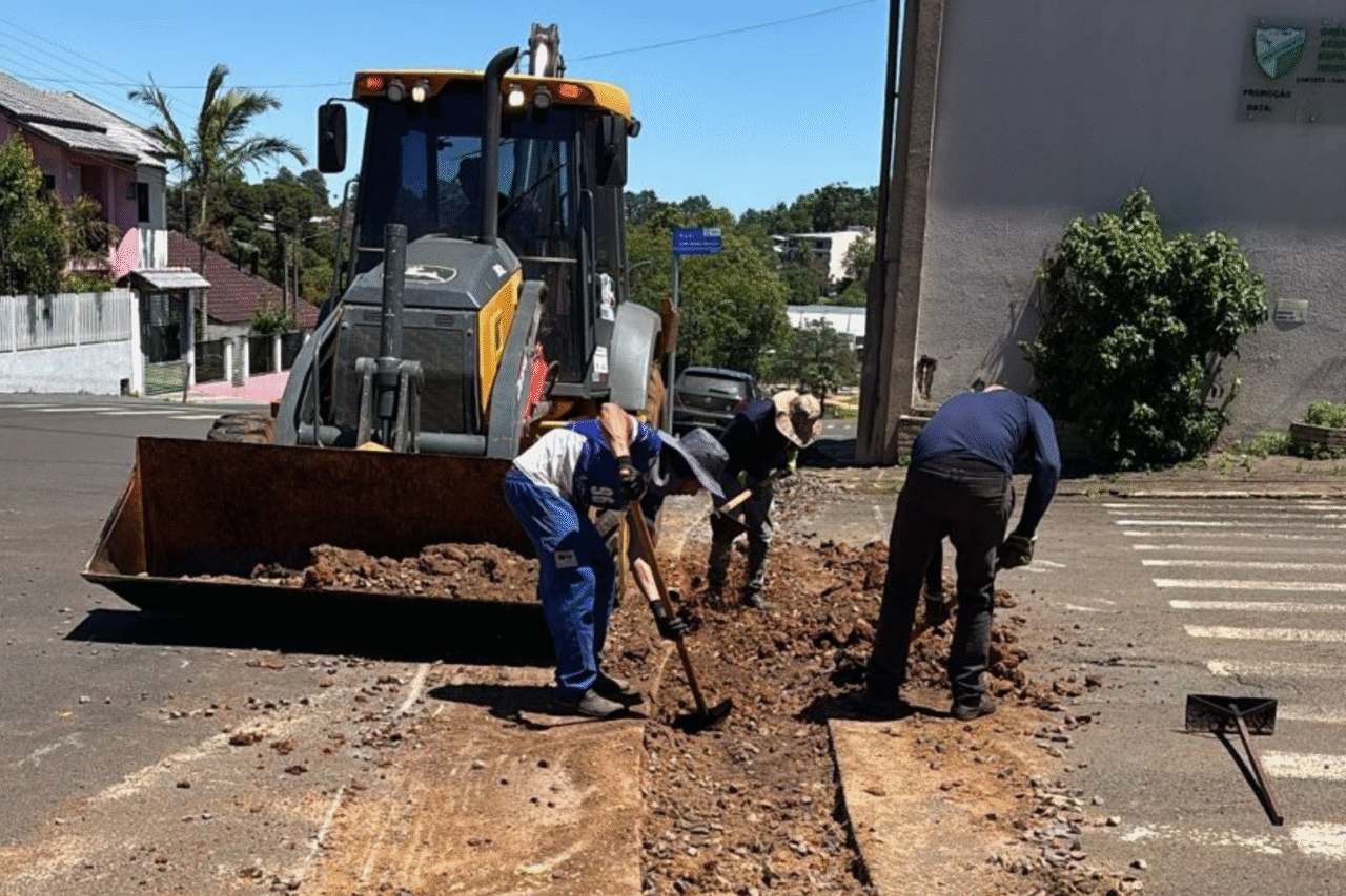 Prefeitura de Dionísio Cerqueira intensifica operação tapa-buracos
