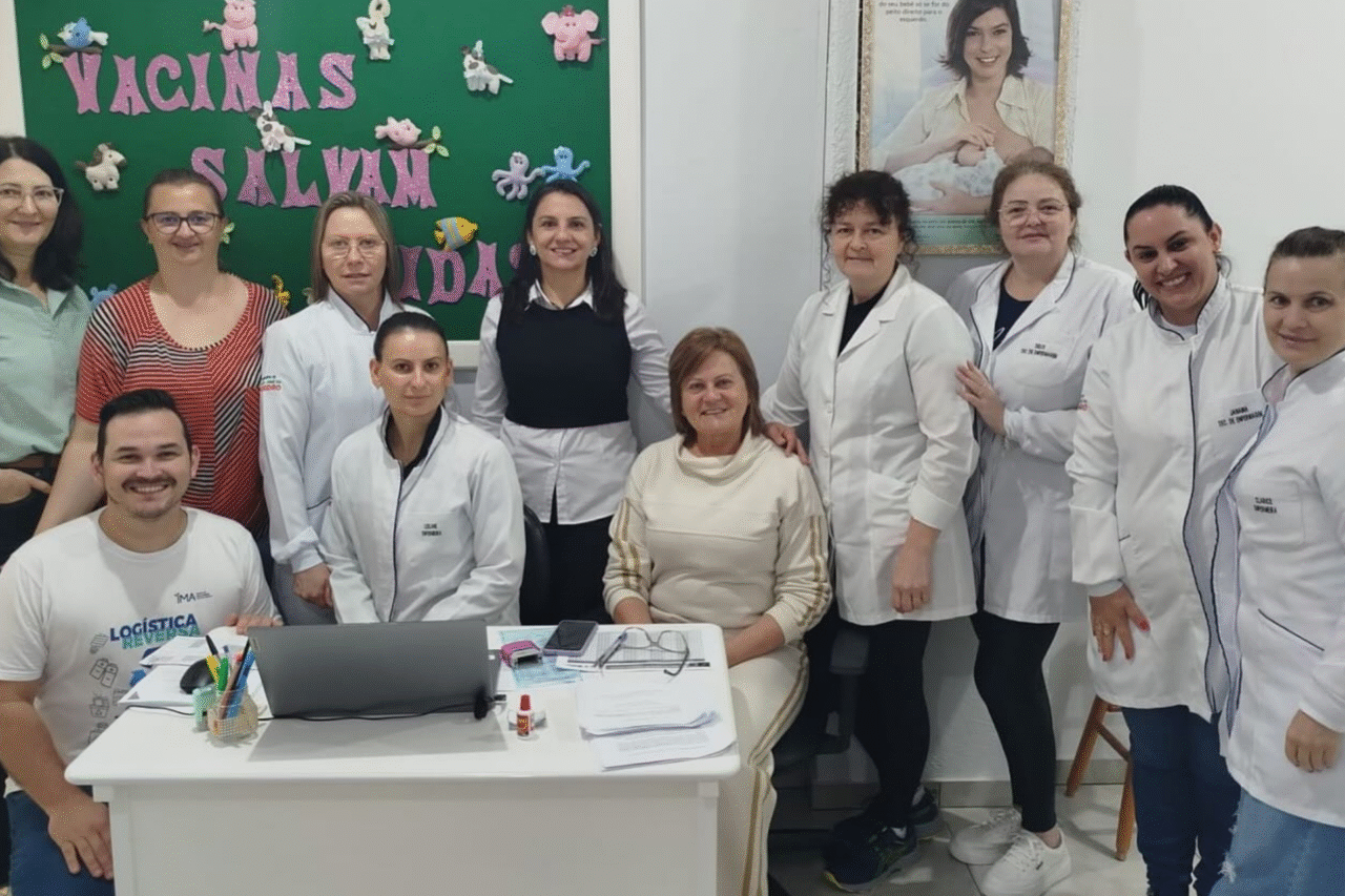 Multivacinação mobiliza famílias em SJ do Cedro e segue até o fim de outubro