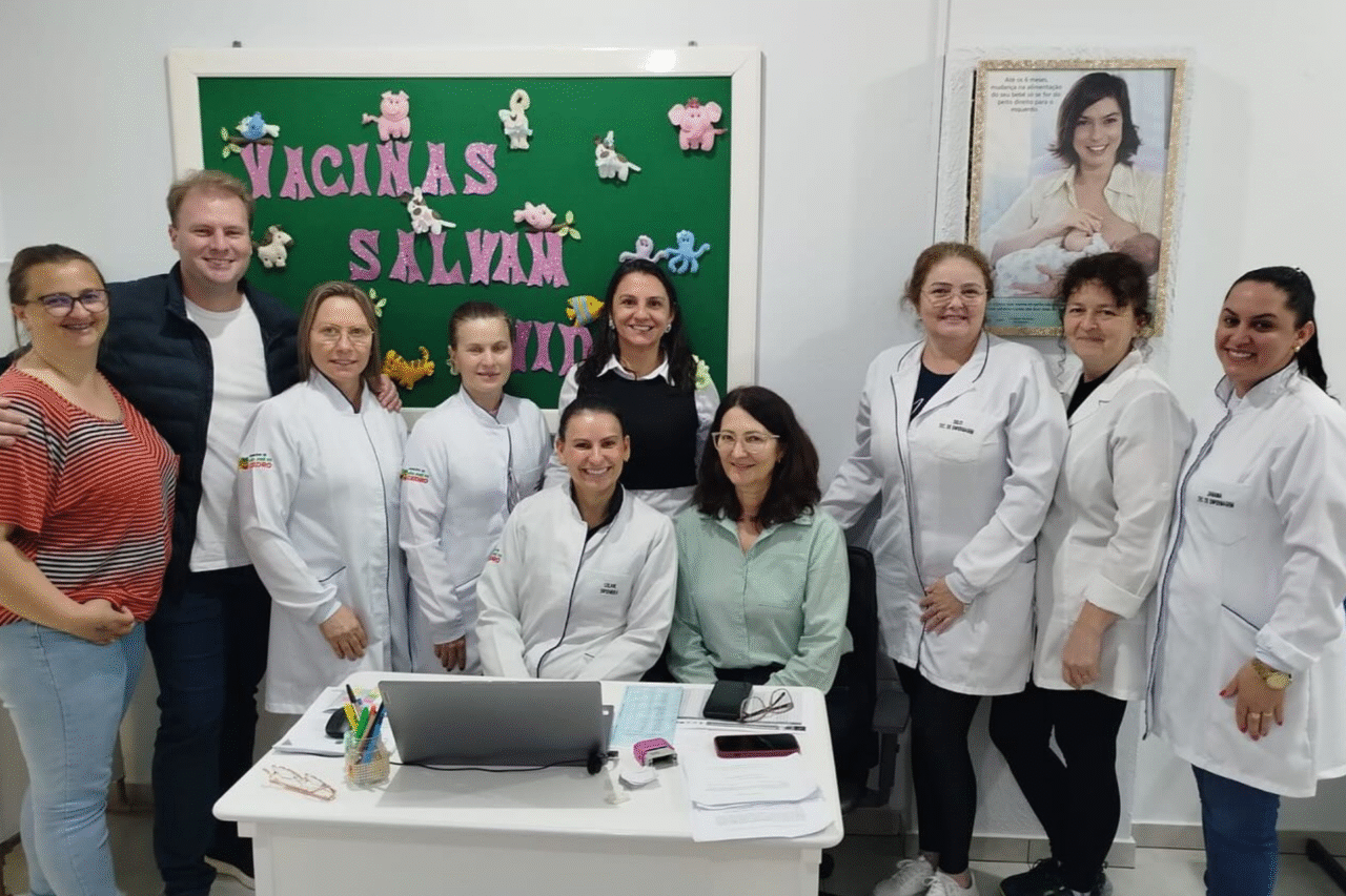 Multivacinação mobiliza famílias em SJ do Cedro e segue até o fim de outubro
