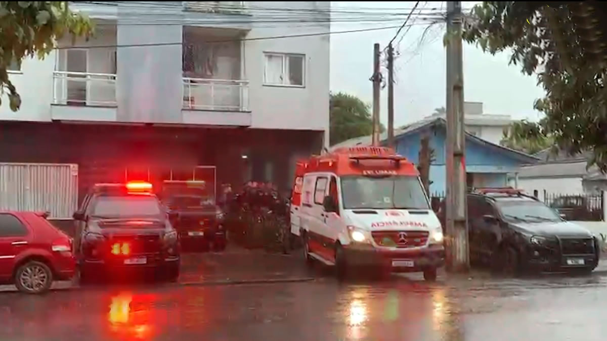 Segundo a polícia, o homem é suspeito de ser integrante de uma facção criminosa. Ele é natural de Maracaju/Mato Grosso e possui várias passagens