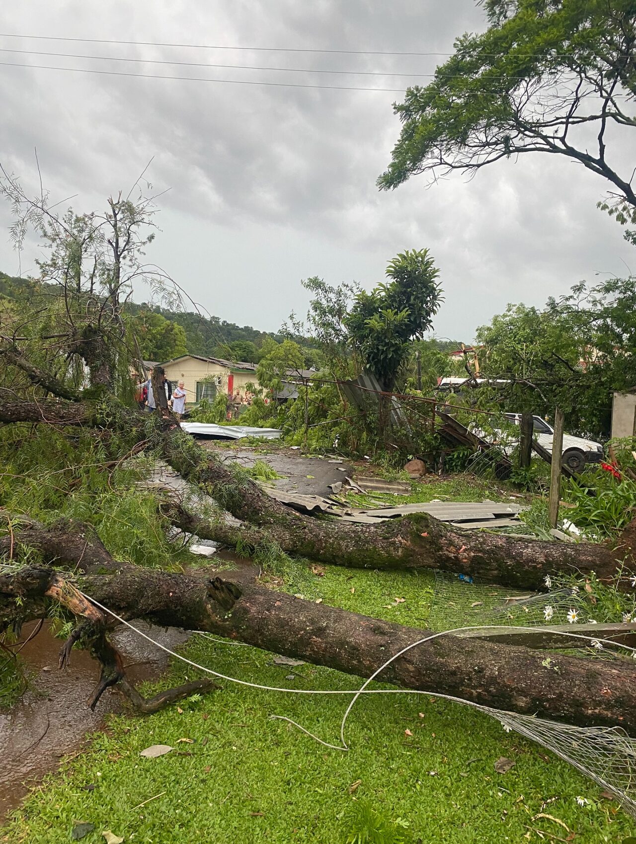 Tornado atinge Dionísio Cerqueira, confirma meteorologista 4 575979188 18410180155189072 6108682466109827403 n