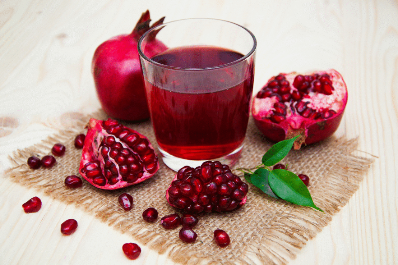 Romã: curiosidades surpreendentes sobre a fruta que atravessou civilizações e permanece símbolo de saúde, sorte e ciência 4 Romã: curiosidades surpreendentes sobre a fruta que atravessou civilizações e permanece símbolo de saúde, sorte e ciência