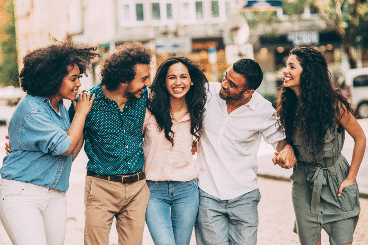 Amizades que resistem a décadas: o segredo dos laços que sobrevivem ao tempo 3 Amizades que resistem a décadas: o segredo dos laços que sobrevivem ao tempo