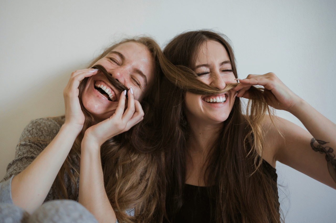 Amizades que resistem a décadas: o segredo dos laços que sobrevivem ao tempo 24 Heloisa L 34